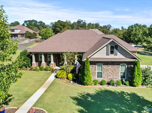 4601 Riverglen Cir SE, Owens Cross Roads, AL 35763