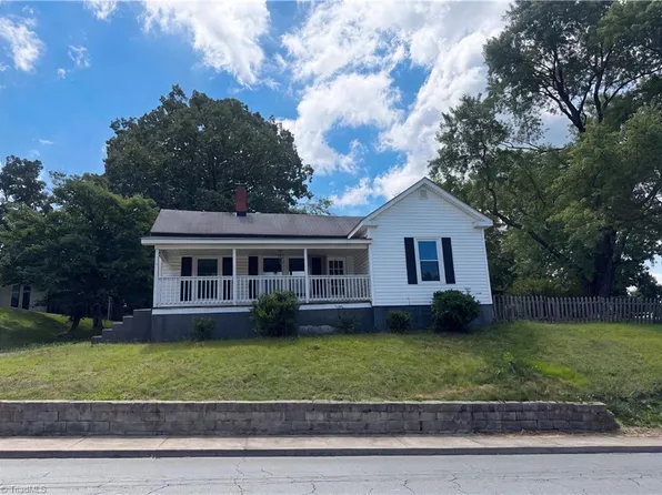 309 Worth St, Mount Airy, NC 27030
