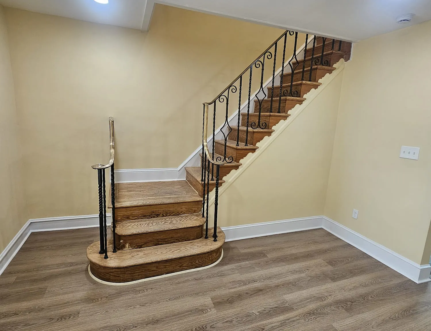 3 bed, 1230 sqft, $2,250 — Photo 2