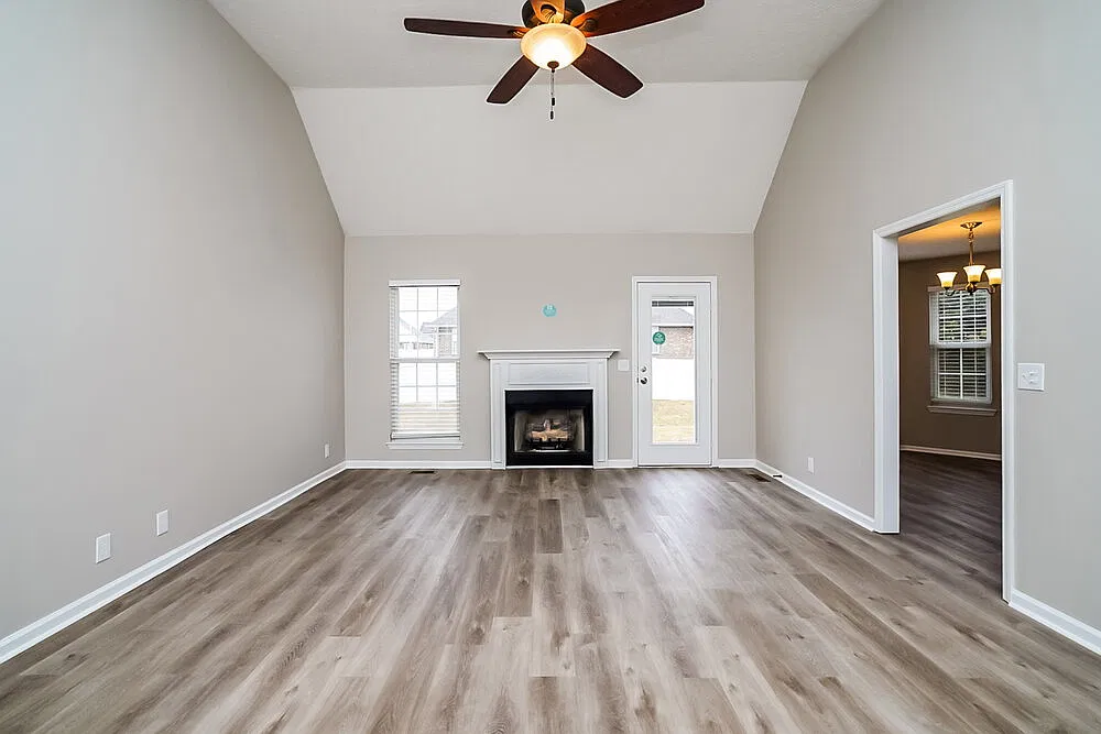 3 bed, 2.0 bath, 2009 sqft, $2,390 — Photo 4