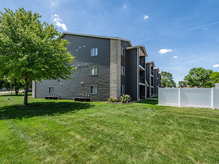Prairie Winds Apartments — Photo 6