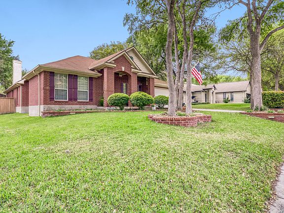 3rd image of 944 Blue Forest Drive