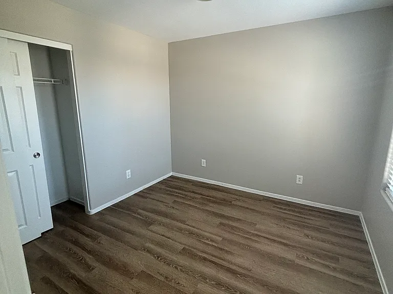 6081 Las Nubes Dr — Photo 11