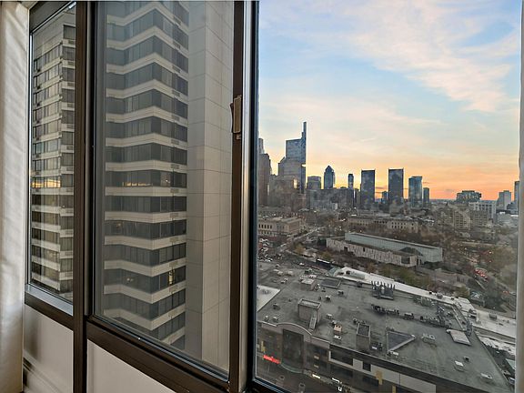 2nd image of 2001 Hamilton St APT 2016