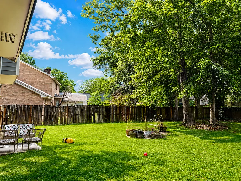 4008 Breezy Hill Ln — Photo 27