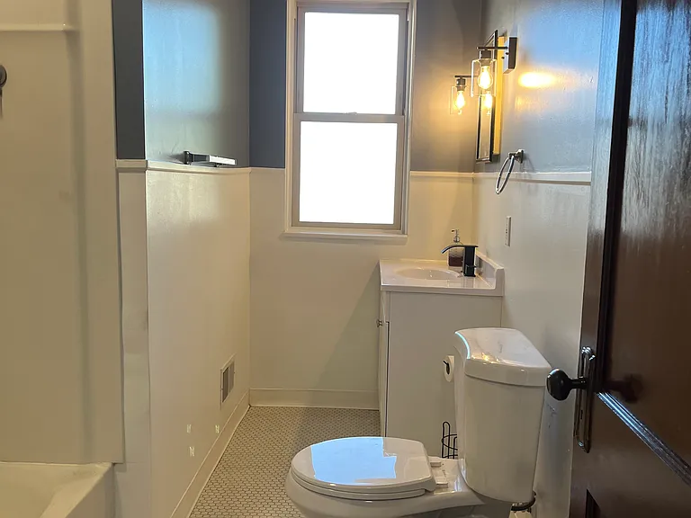 271 Center Ave — Photo 9