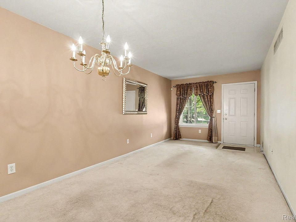 23466 Mahoney Ct, photo 4