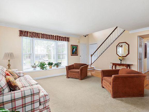 4th image of 6534 Rockland Dr