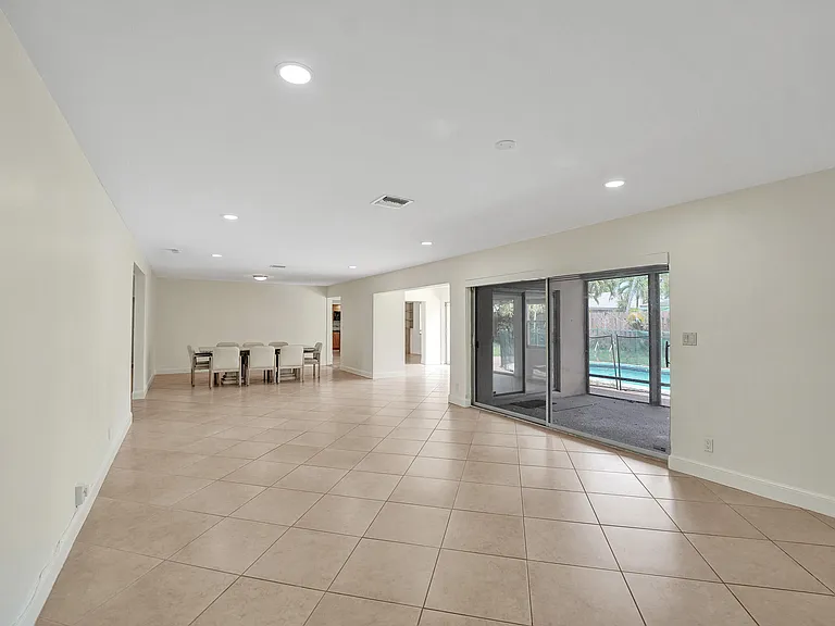 4721 Sarazen Dr — Photo 10