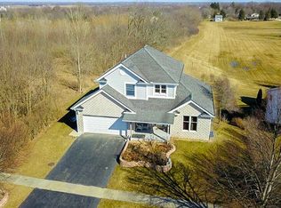 921 Spring Dr, Marengo, IL 60152