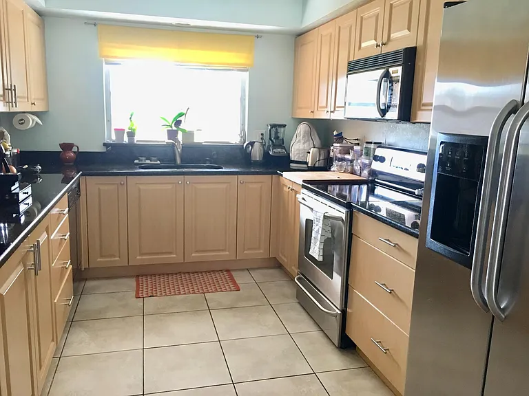 2429 Tangerine Dr — Photo 3