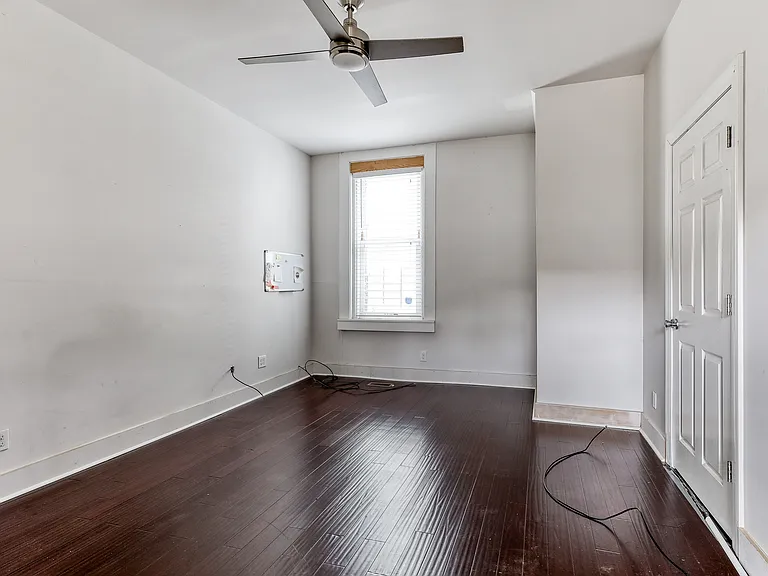 2352 Kemper Ln — Photo 18