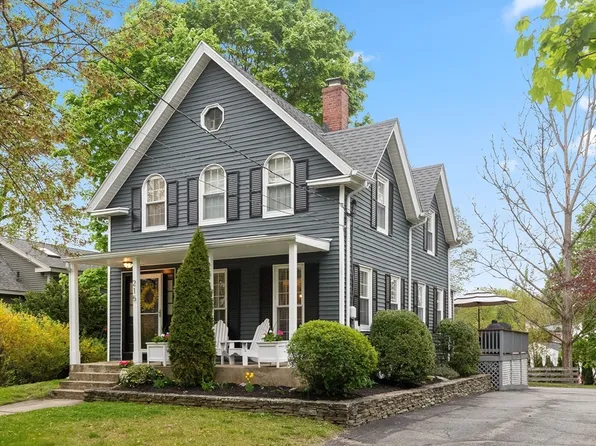 215 Vernon St, Wakefield, MA 01880