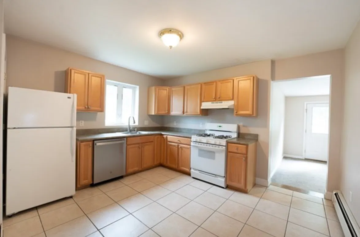 2 bed, 850 sqft, $2,450 — Photo 1