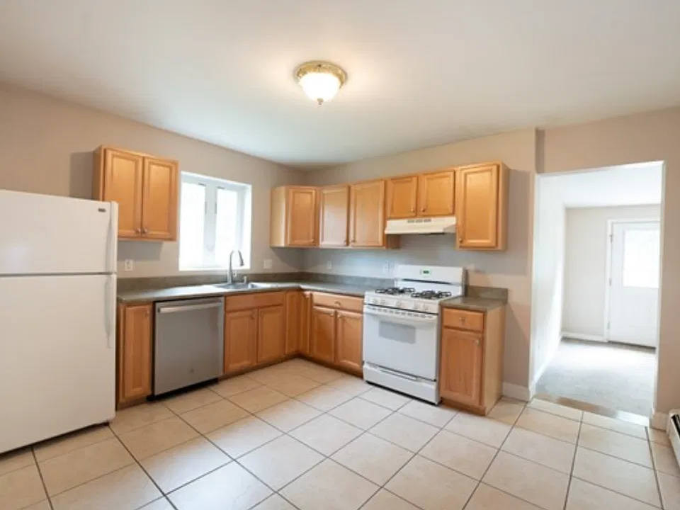 616 Main St #1