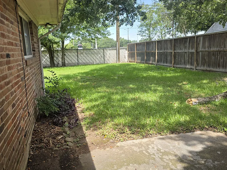 4520 Rockwood Dr — Photo 15