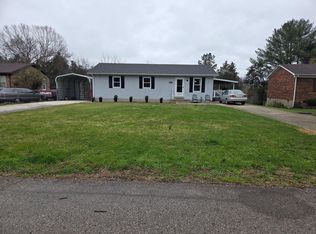 330 Whispering Woods Dr, Irvine, KY 40336