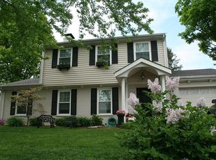 8553 Colonial Ln, Saint Louis, MO 63124