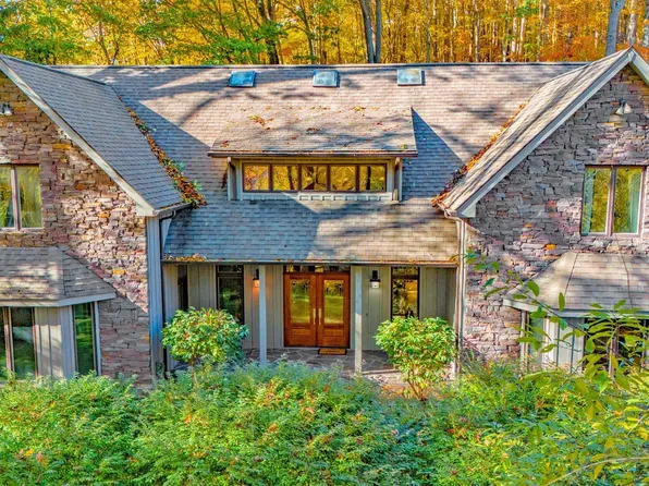 4 Quail Rd, Morgantown, WV 26508