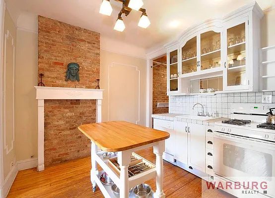 Sold by Warburg | media 13