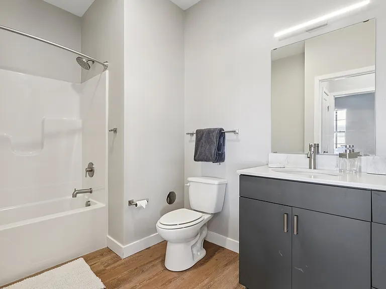Berkshire Apartments — Photo 67