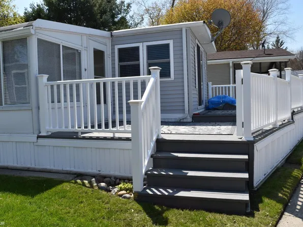 164 Shoreline Dr E, Pt Sanilac, MI 48469