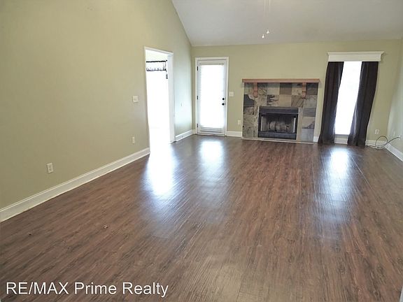 4th image of 77 Lee Road 2076