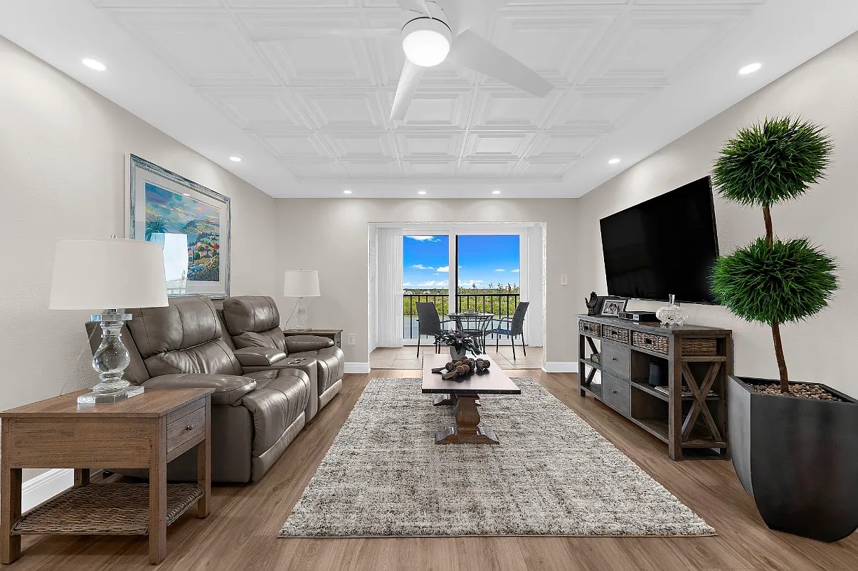 1 bed, 946 sqft, $3,500 — Photo 1