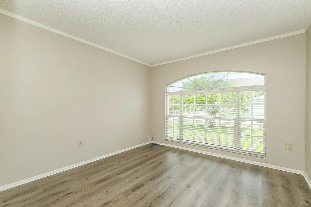 4 bed, 2.0 bath, 1608 sqft, $2,045 — Photo 3