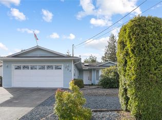 732 Humphrey Rd, Parksville, BC V9P1C8