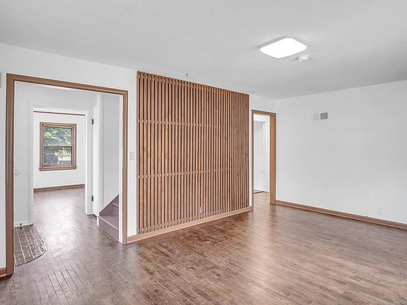 5th image of 402 SE 6th St