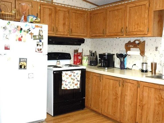 2nd image of 34 Cardinal Dr