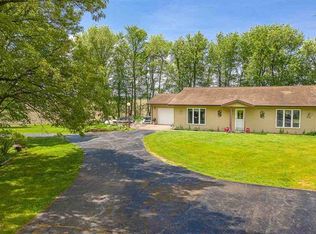 1077 Green Wing Rd, Amboy, IL 61310