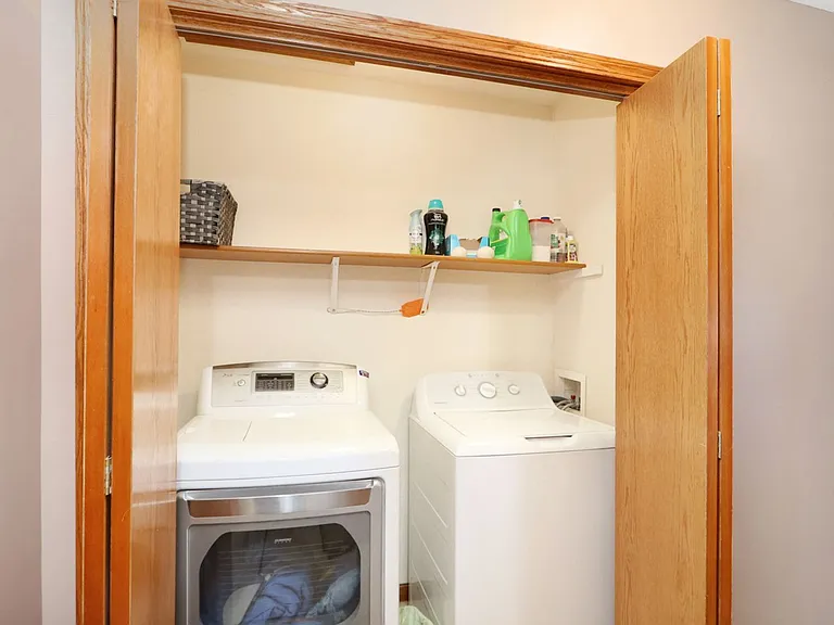 309 Lockett Ln — Photo 13