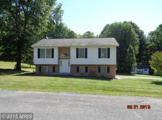 11 Spirit Ln, Falling Waters, WV 25419