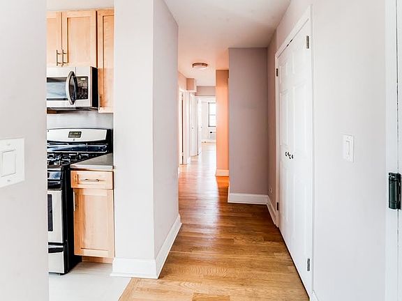3rd image of 341 10th St #16AKF