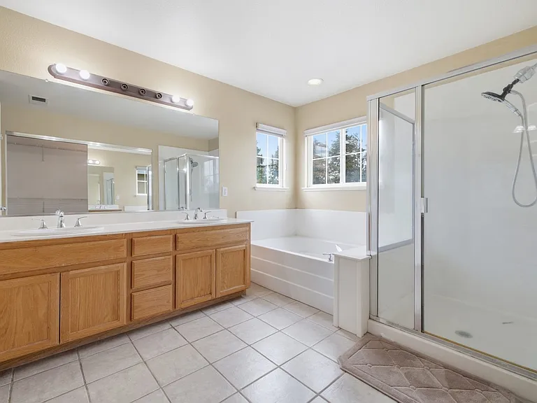 722 Summer Ln — Photo 19