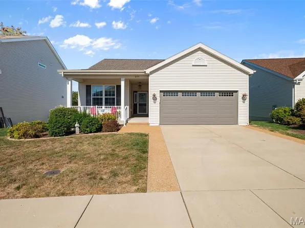 645 Vista Conn Dr, Saint Louis, MO 63125