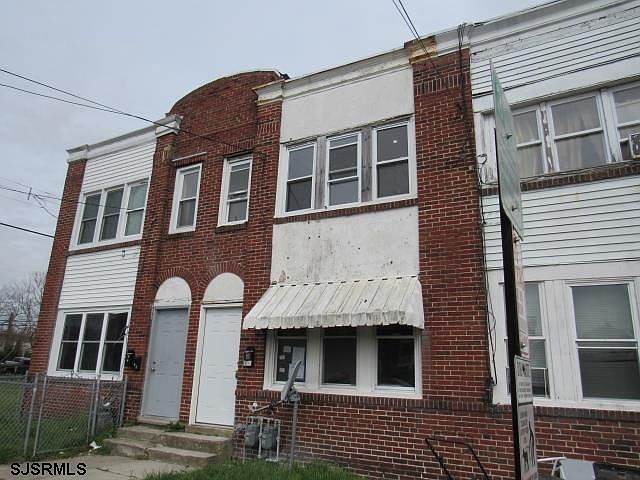 1st image of 1929 Blaine Ave