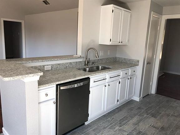 3rd image of 1510 Waterford Dr
