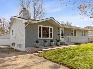 737 34th St, West Des Moines, IA 50265