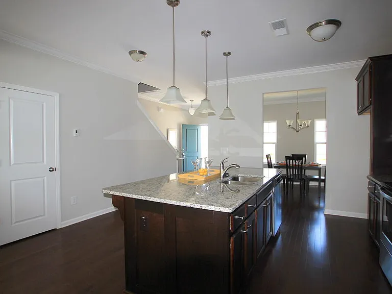 395 Shakespeare Dr — Photo 5
