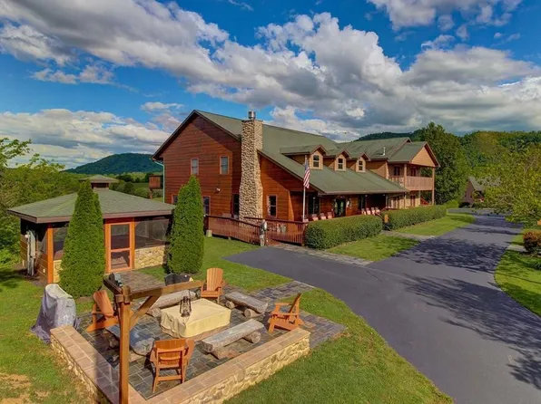2419 Seaton Springs Rd, Sevierville, TN 37862