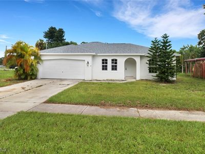 992 Tropical Palm Ave, North Fort Myers, FL, 33903