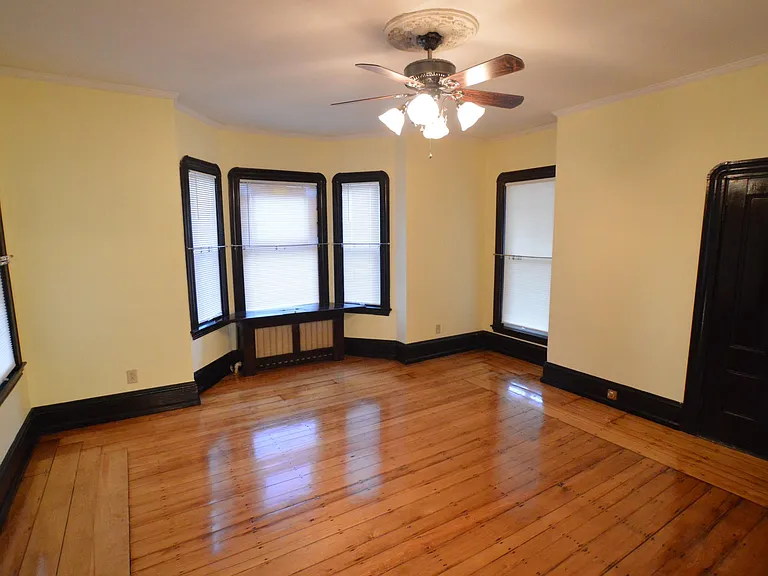 84 Crescent Ave — Photo 5