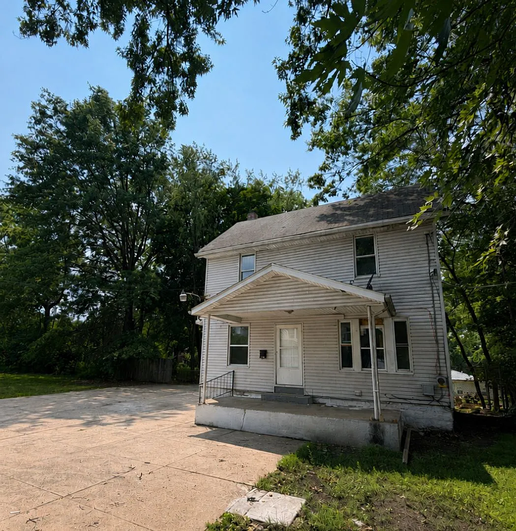 Spacious 3BR Single-Family Back House in Akron Only $1,300/mo! — Photo 1