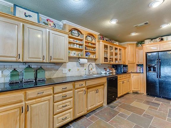5th image of 505 County Road 1593