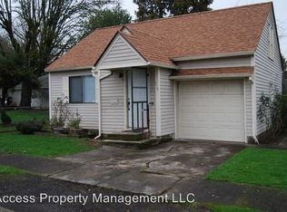 713 E 4th St, Newberg, OR 97132