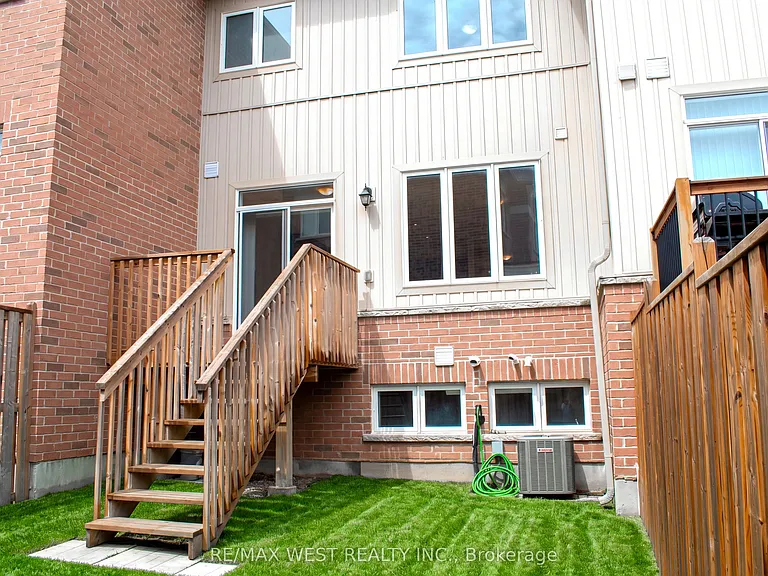 186 Parkinson Cres — Photo 20