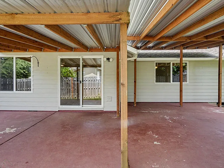 1075 Mildred Ln SE — Photo 39